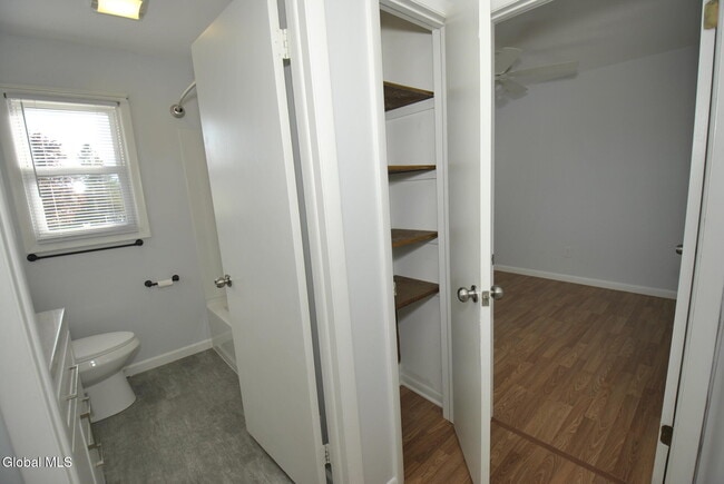 Building Photo - 33 B Ledgewood Dr
