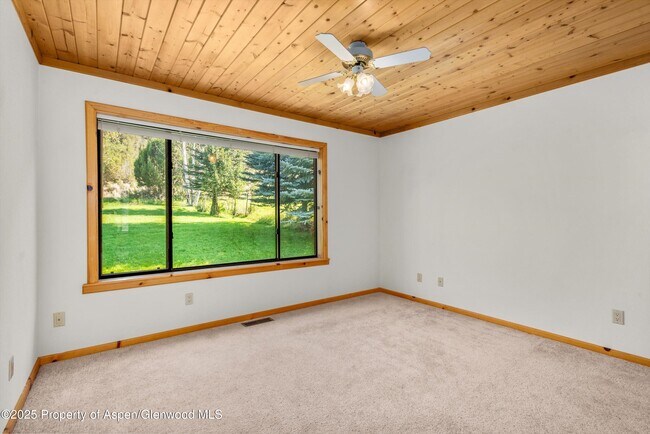 Building Photo - 17 Dakota Ct