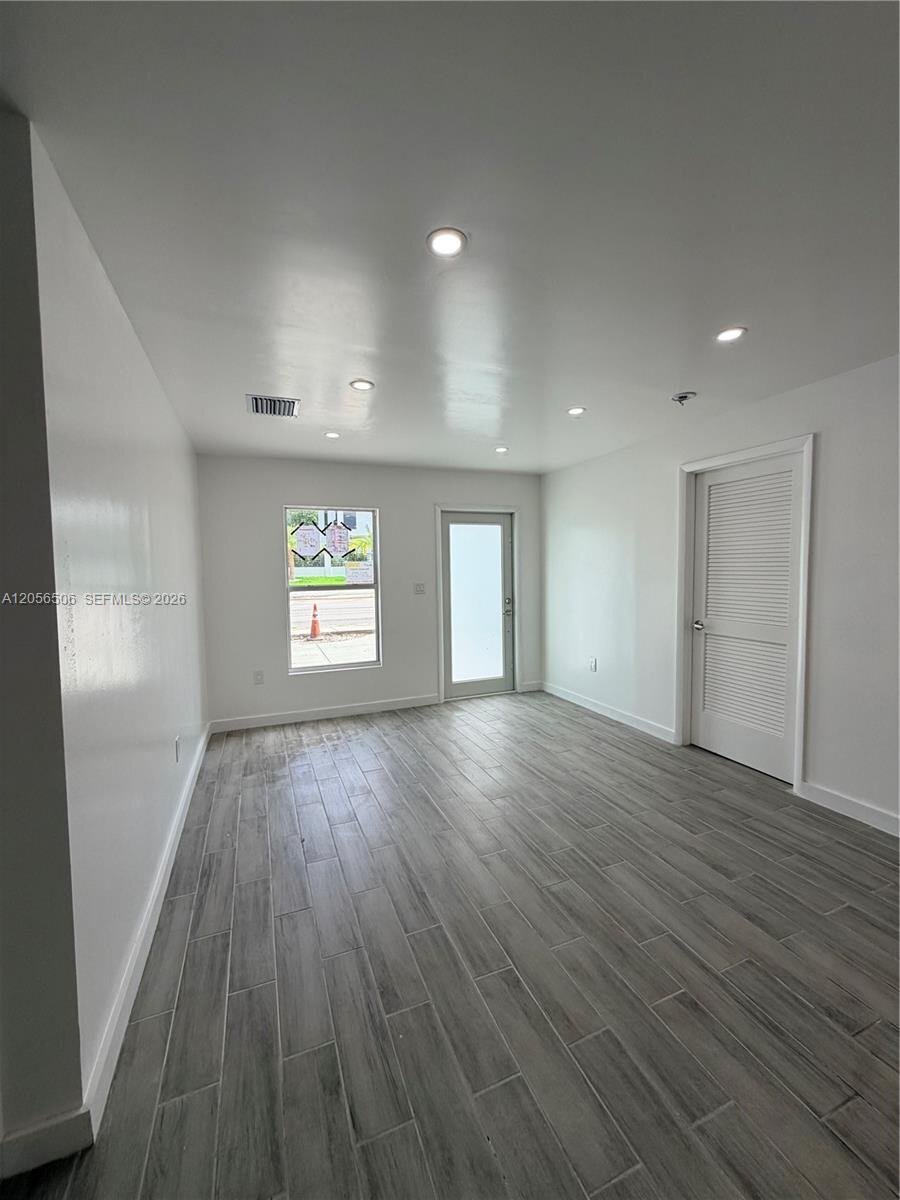 Building Photo - 6131 Coral Wy