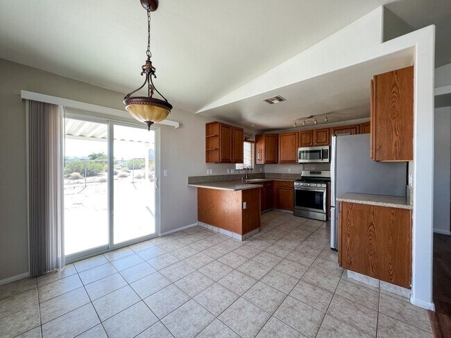 Building Photo - FANTASTIC HOME IN INDIAN COVE