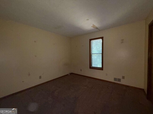 Building Photo - 4069 Shady Dr NW