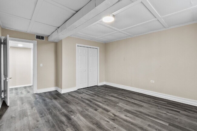 Building Photo - "Charming Historic 2-Bed Oasis in Durham –...