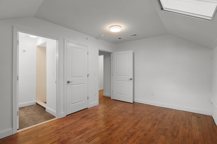 Building Photo - 57 Trumbull St