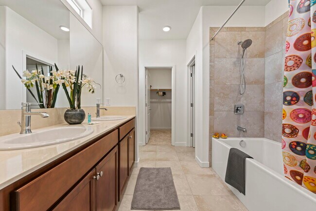 Building Photo - 4928 Black Falcon Way