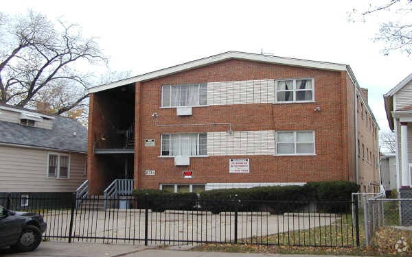 Primary Photo - 2121 Darrow Ave