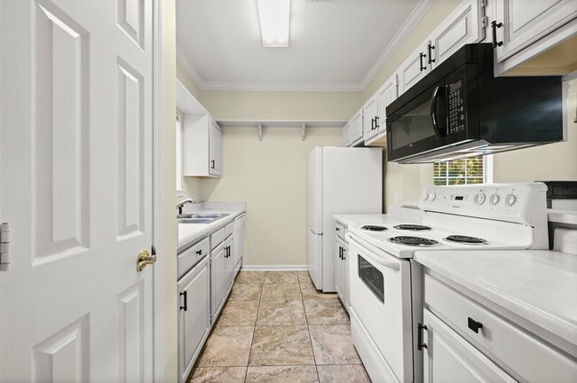 Building Photo - 5387 Rosedown Ct