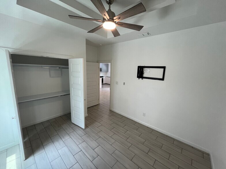 Building Photo - 1723 W Marlin St