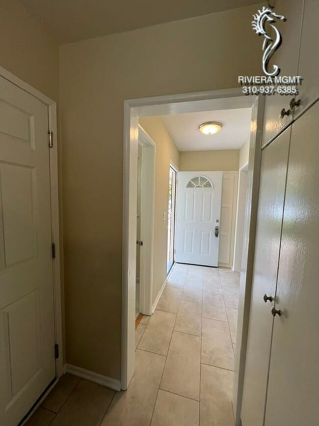 Building Photo - 3BR 1.5BA House in the Hollywood Riviera