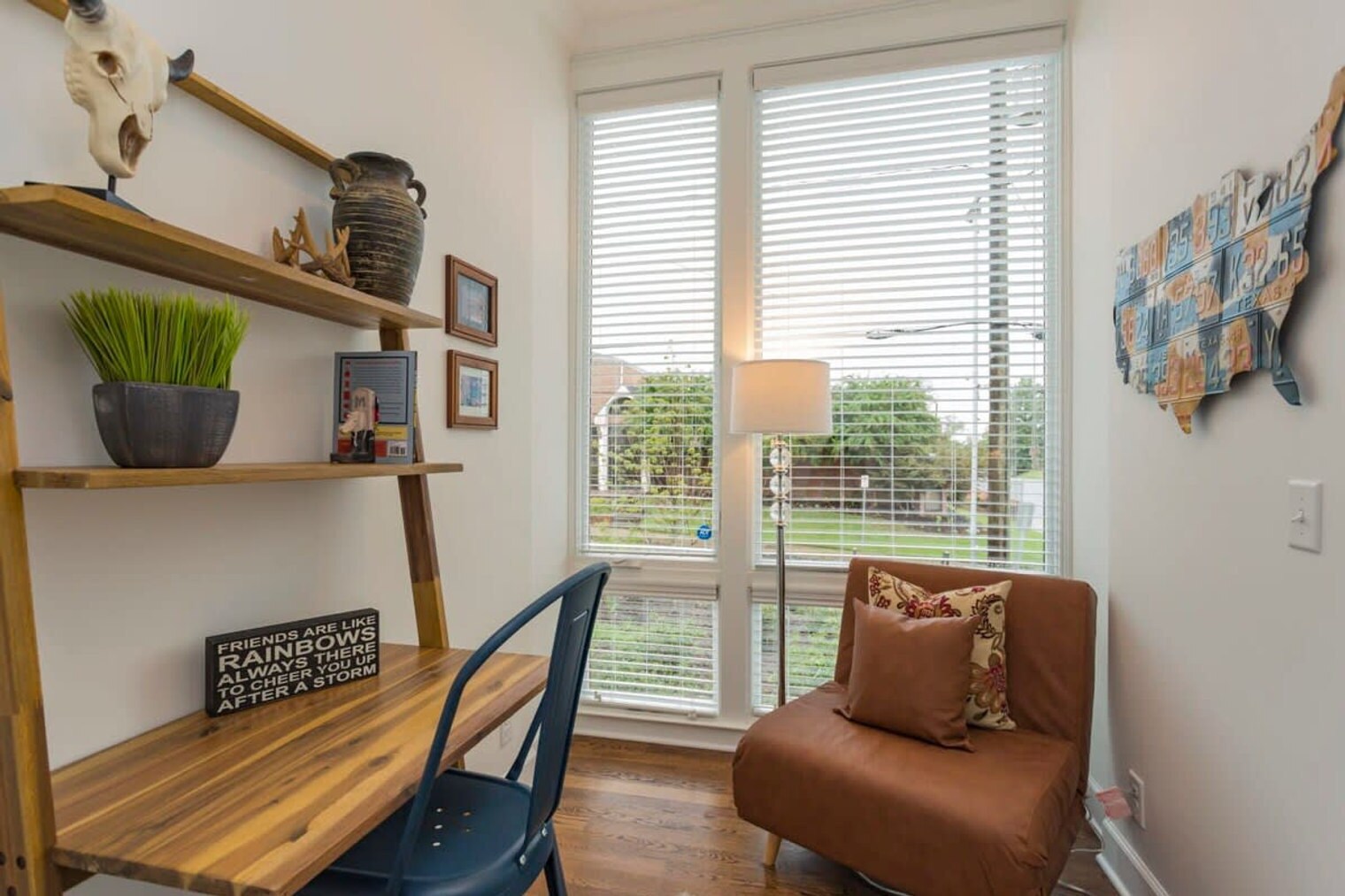 Building Photo - 814 Smiley St