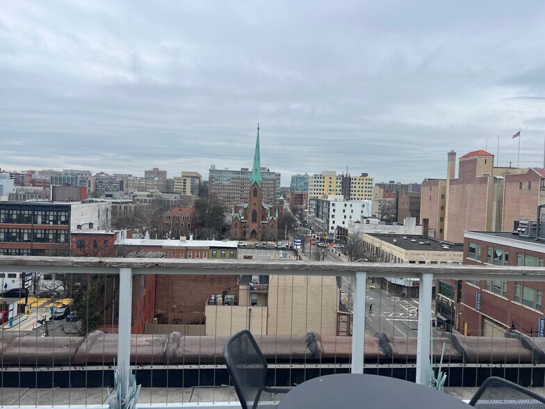 Building Photo - 10 Central Ave