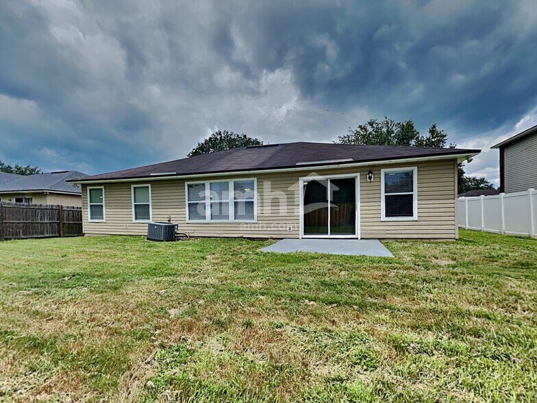 Building Photo - 11542 Brian Lakes Dr