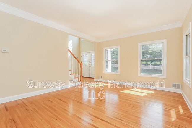Building Photo - 2 Lucha Ct