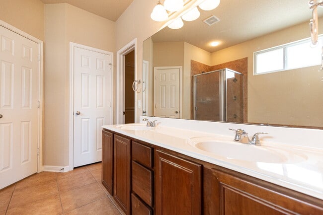 Building Photo - 8922 Weimer Forest