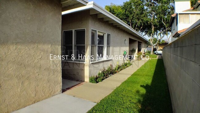 Building Photo - Beautiful Duplex Apartment in Prime Bixby ...