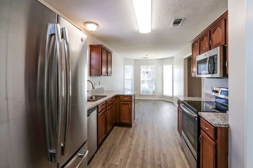 Building Photo - 10104 Cross Hill Dr