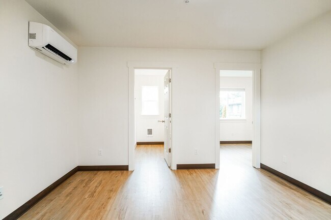 Building Photo - Stunning New Construction 1 Bedroom Cottages