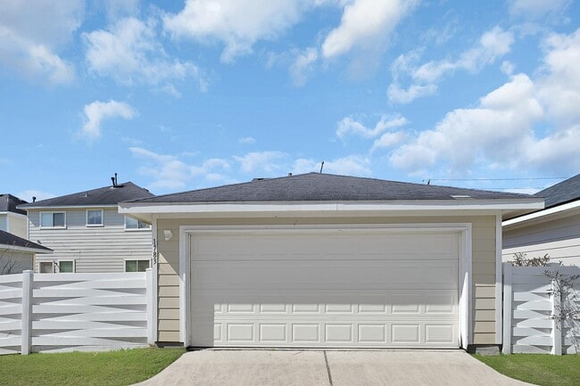 Building Photo - 1783 Nichole Woods Dr