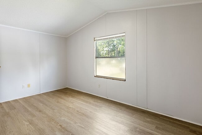 Building Photo - 13173 S Lee Shore Dr