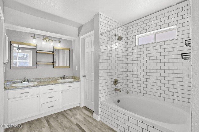 Building Photo - 729 Paseo Sereno Dr
