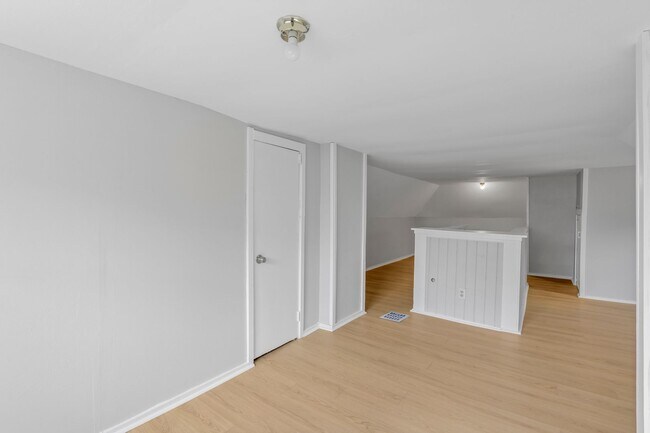 Building Photo - 157 S Eureka Ave
