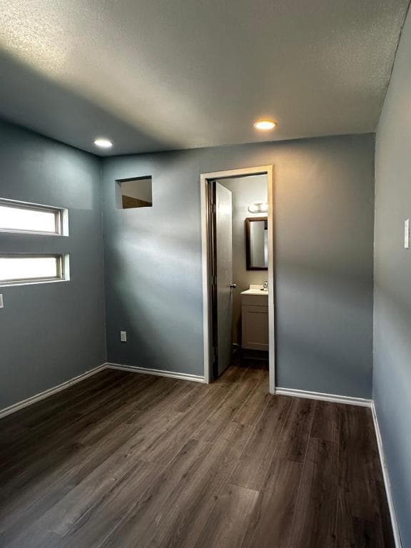 Building Photo - 300 S 1st St