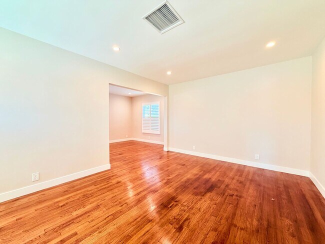 Building Photo - Verdura Street