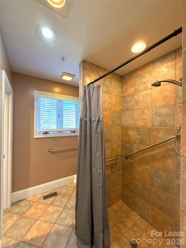 Building Photo - 14009 Thompson Rd