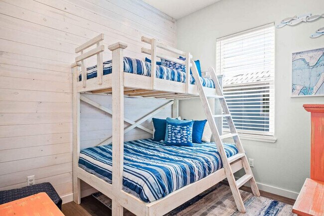 Building Photo - 5497 TX-361