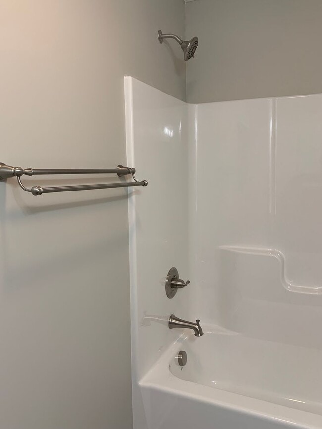 Building Photo - Charming 3 Bedroom Home in Private Setting in Tullahoma...