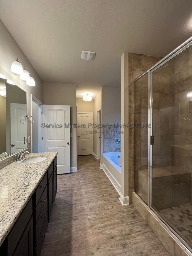Building Photo - 4233 S Cambridge Way