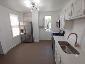 Building Photo - 640 Lillian St