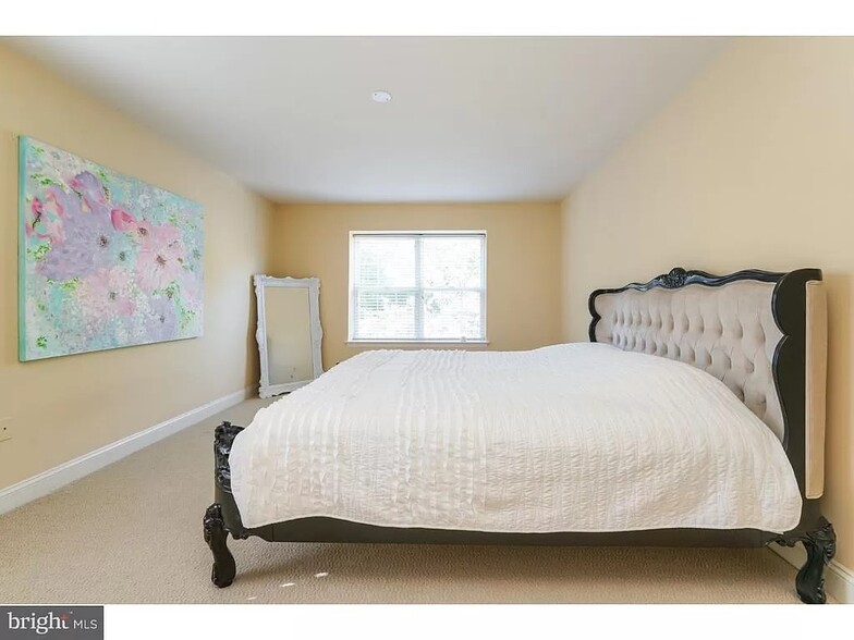 Master Bedroom, new carpet - 58 Weaver Dr