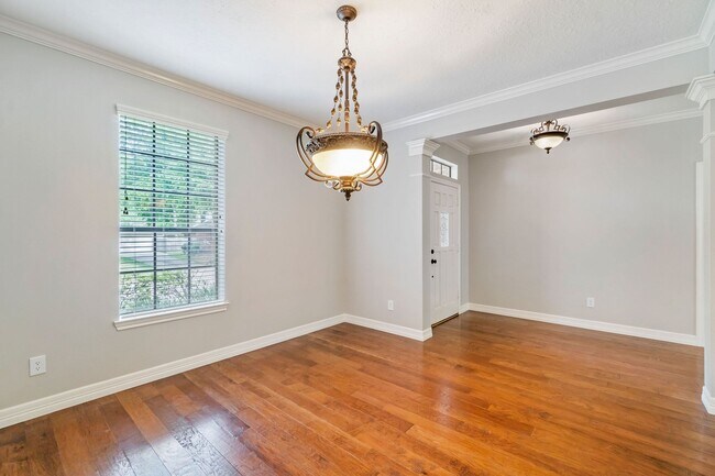 Building Photo - 31 N Duskwood Pl