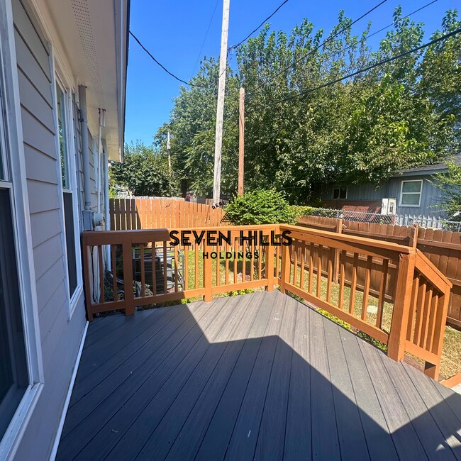 Building Photo - 1007 Kinney St