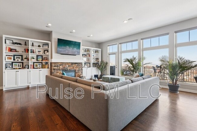 Building Photo - 1226 Grays Peak