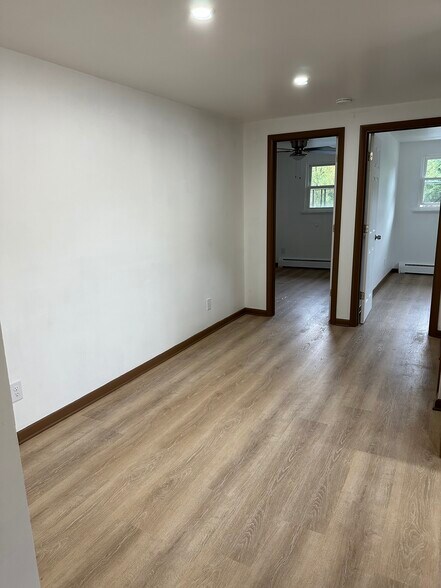 Building Photo - 292 Rumbold Ave