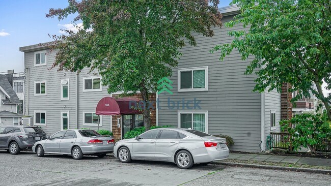 Building Photo - Exceptional 2Bed/2 Bath Uptown/Queen Anne condominium.