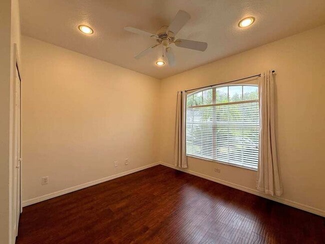 Building Photo - 9512 Greenpointe Dr