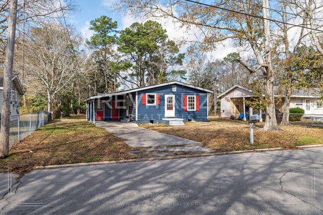 Building Photo - Newly Remodeled 3 Bd / 1 Ba in Moss Point