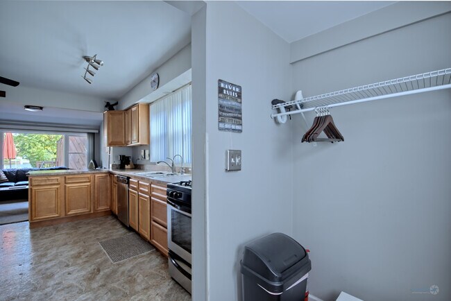 Building Photo - 4228 Riverside Dr