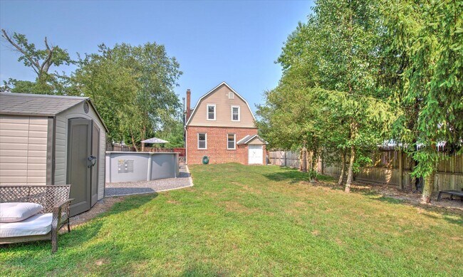 Building Photo - 3BR Jackson Home Available Now