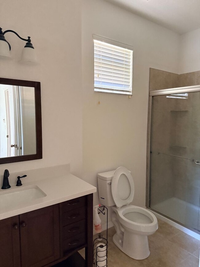 Building Photo - 807 Chelsea Dr