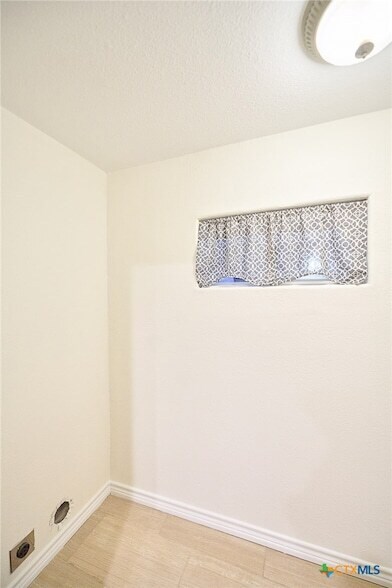 Building Photo - 919 Southside Dr