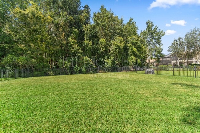 Building Photo - 10886 Cory Lake Dr