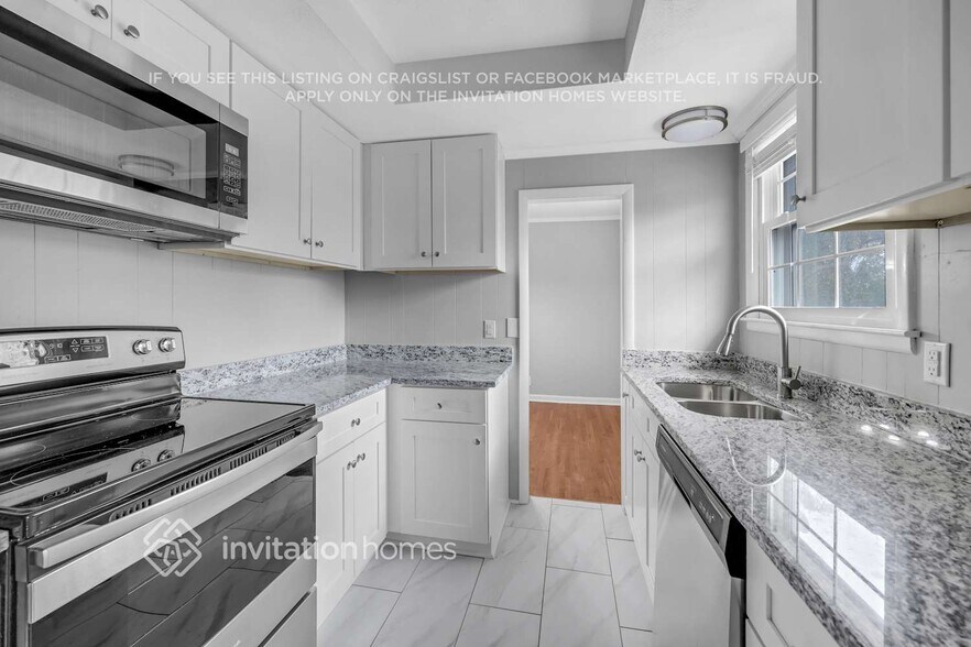 Building Photo - 4806 Jeffery Dr
