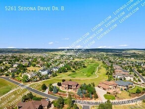 Building Photo - Beautiful Home on Golf Course!