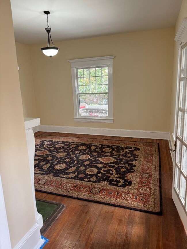 Building Photo - 1533 W Northwest Blvd