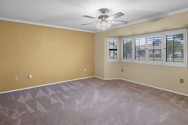 Building Photo - Your Oasis Awaits!