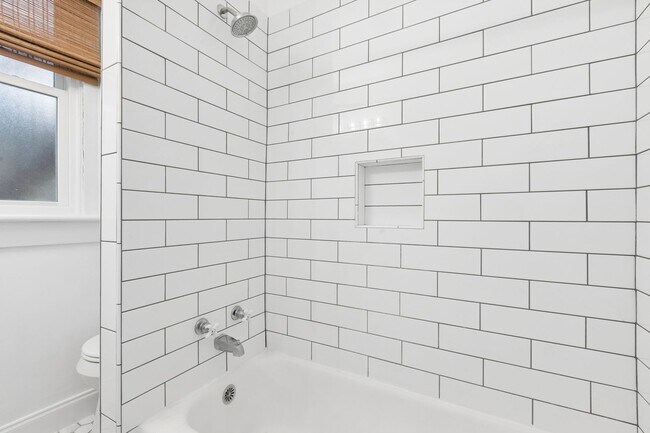Building Photo - Beautiful Ghent Condo for Rent !