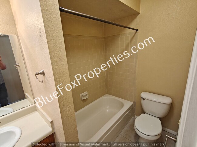 Building Photo - 3758 E 3rd St